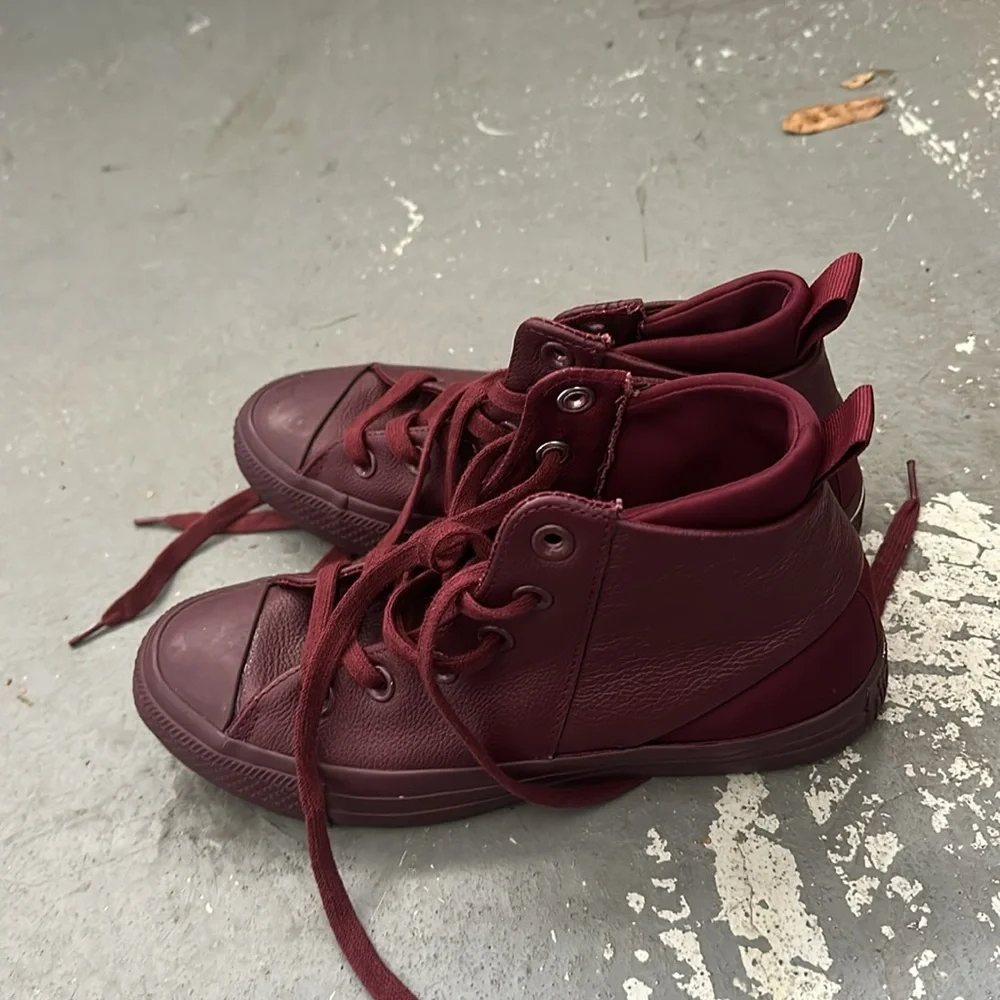 Converse - Picture 3 of 4